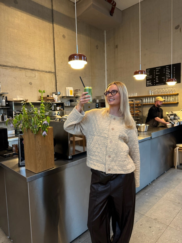 Sisters Point - Lisana-Ja 19700 - 206 - Sandstone