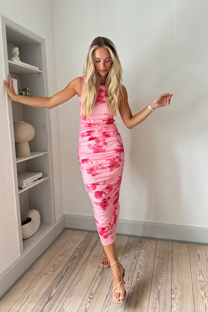 Voorbestelling - BYIC - Miraic Mesh Dress - apfp Abstract Pink Flower Print