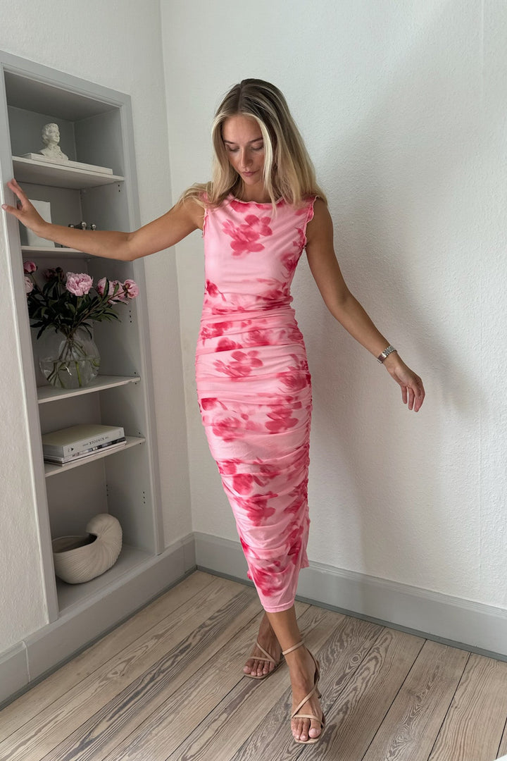 Voorbestelling - BYIC - Miraic Mesh Dress - apfp Abstract Pink Flower Print
