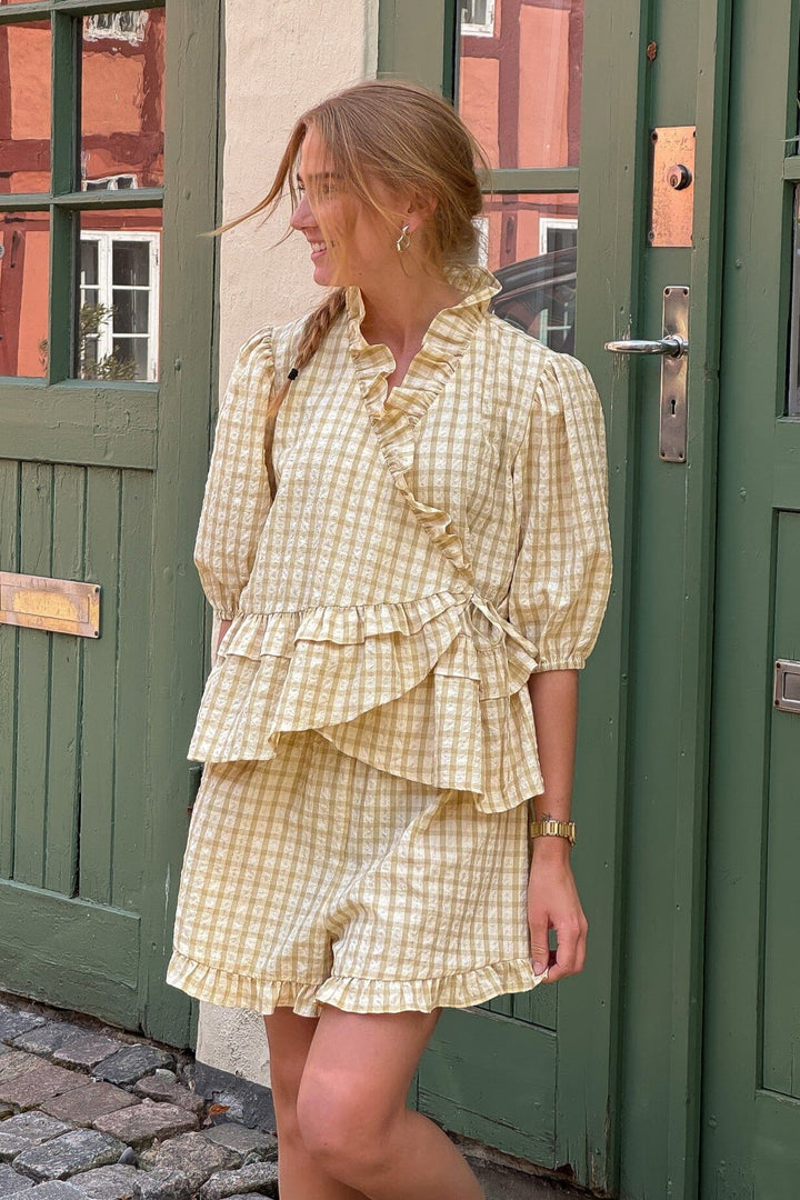 A-View - Aulina Shorts AV6071 - 069 - Pale Yellow Shorts 