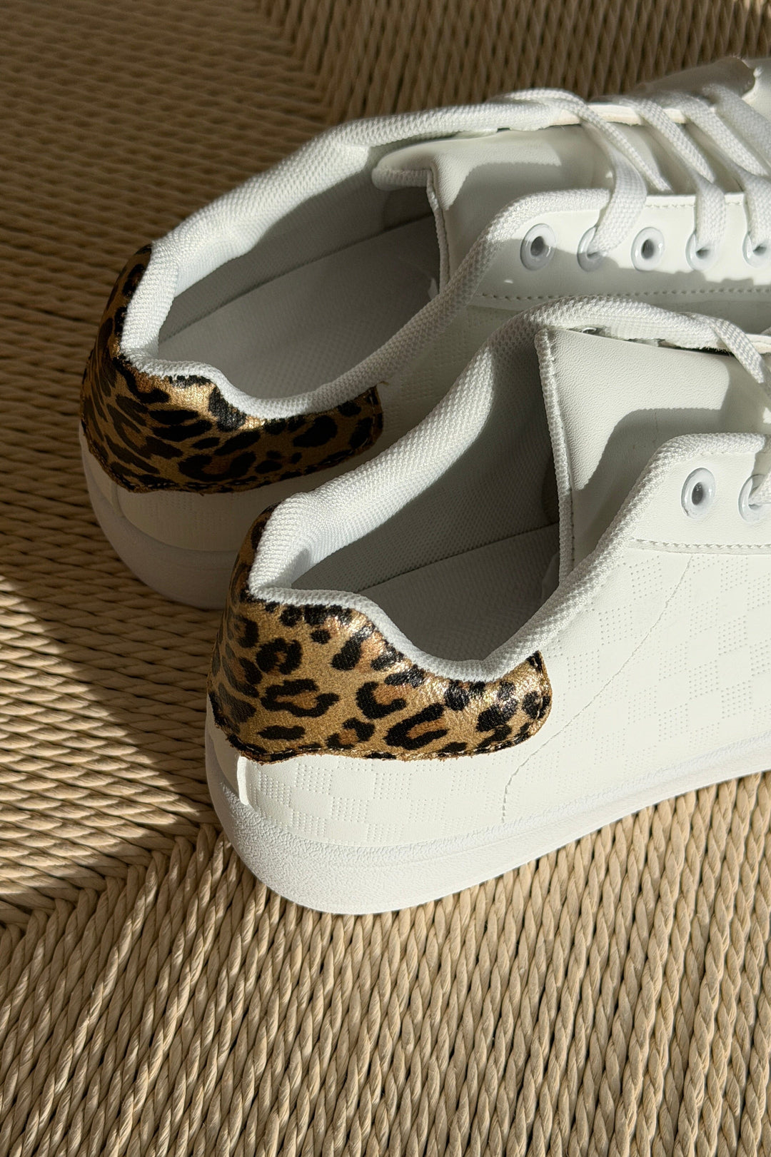 Bloom - Azalea Sneakers - Leo Sneakers 