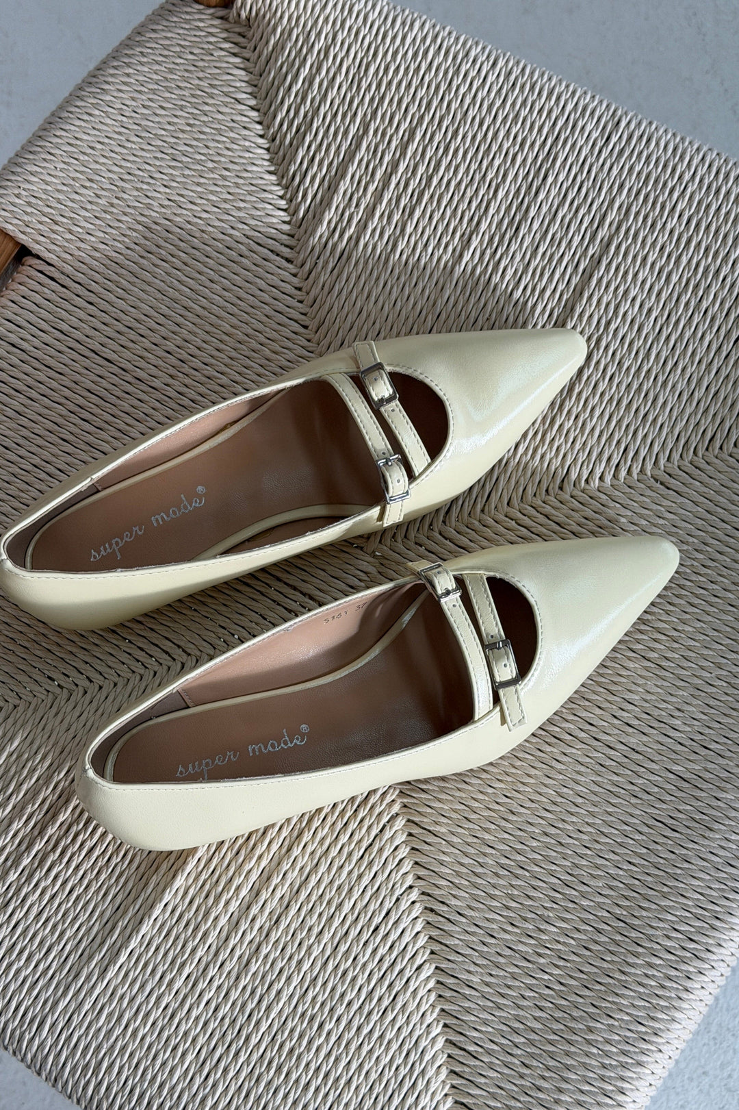 Bloom - Galanthus Ballet Flats - Light Yellow Ballerinaer 