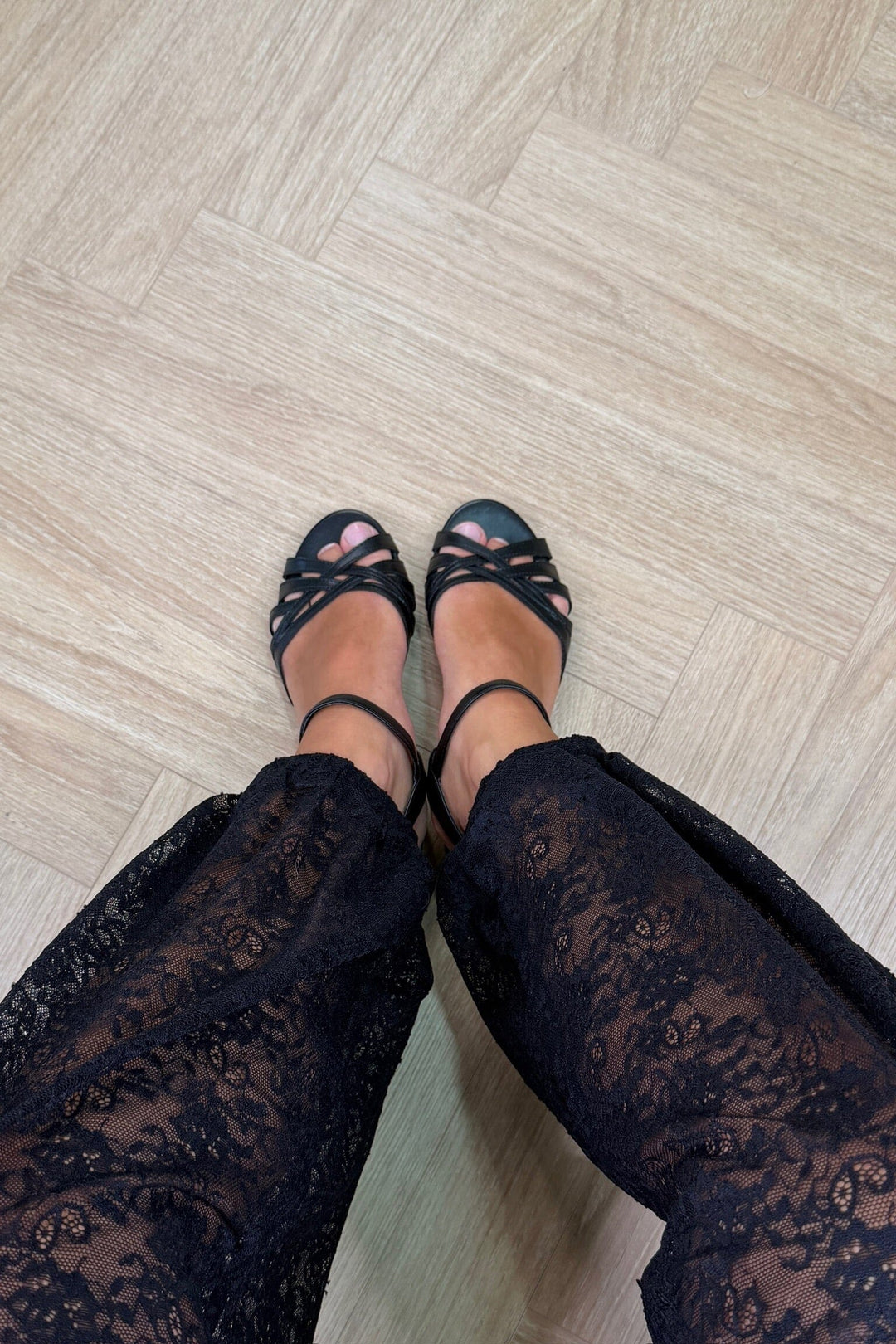 Bloom - Geranium Sandals - Black Sandaler 