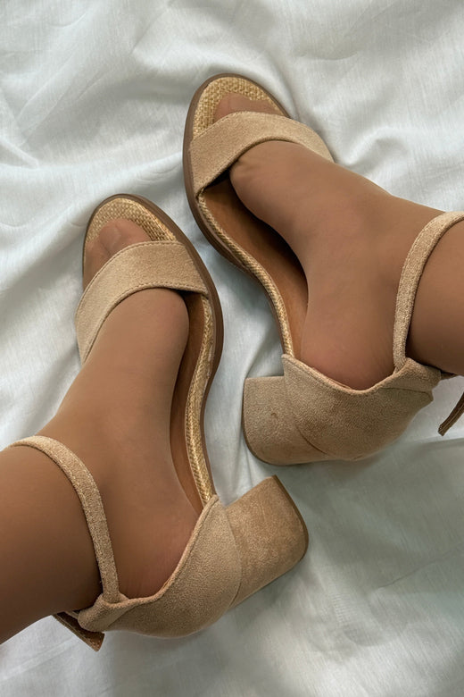 Bloom - Norah Sandaler - Camel Sandaler 