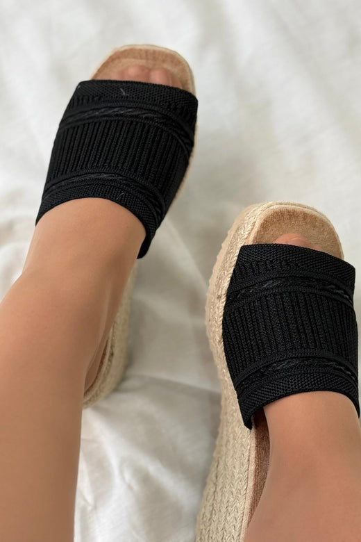 Bloom - Yliana Sandaler - Black Sandaler 