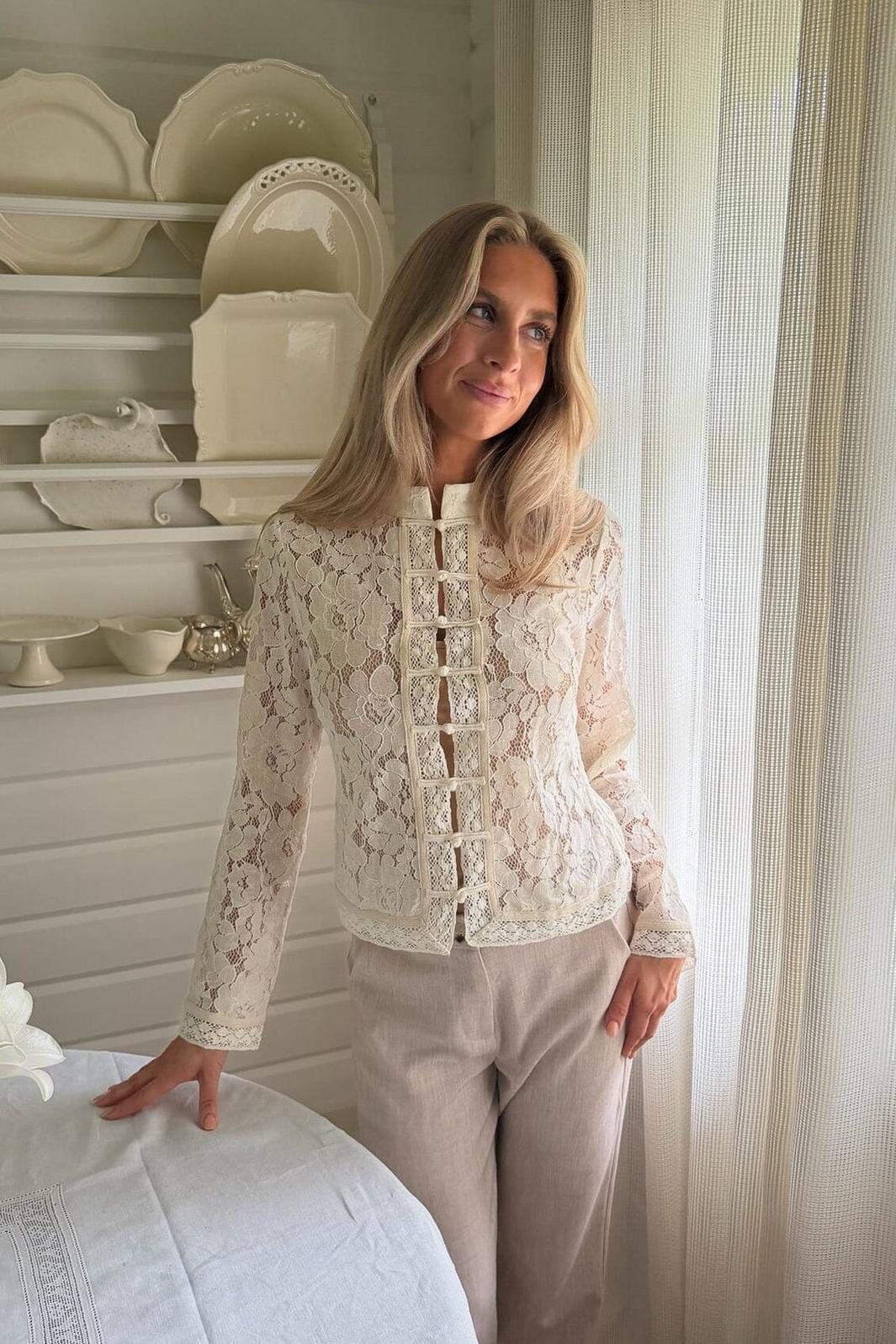 BYIC - Liljaic Shirt A25239 - Off White Lace Skjorter 