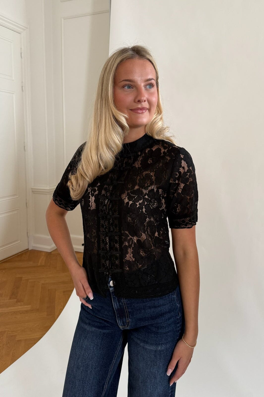 BYIC - Liljaic Ss Shirt A25297 - Black Lace