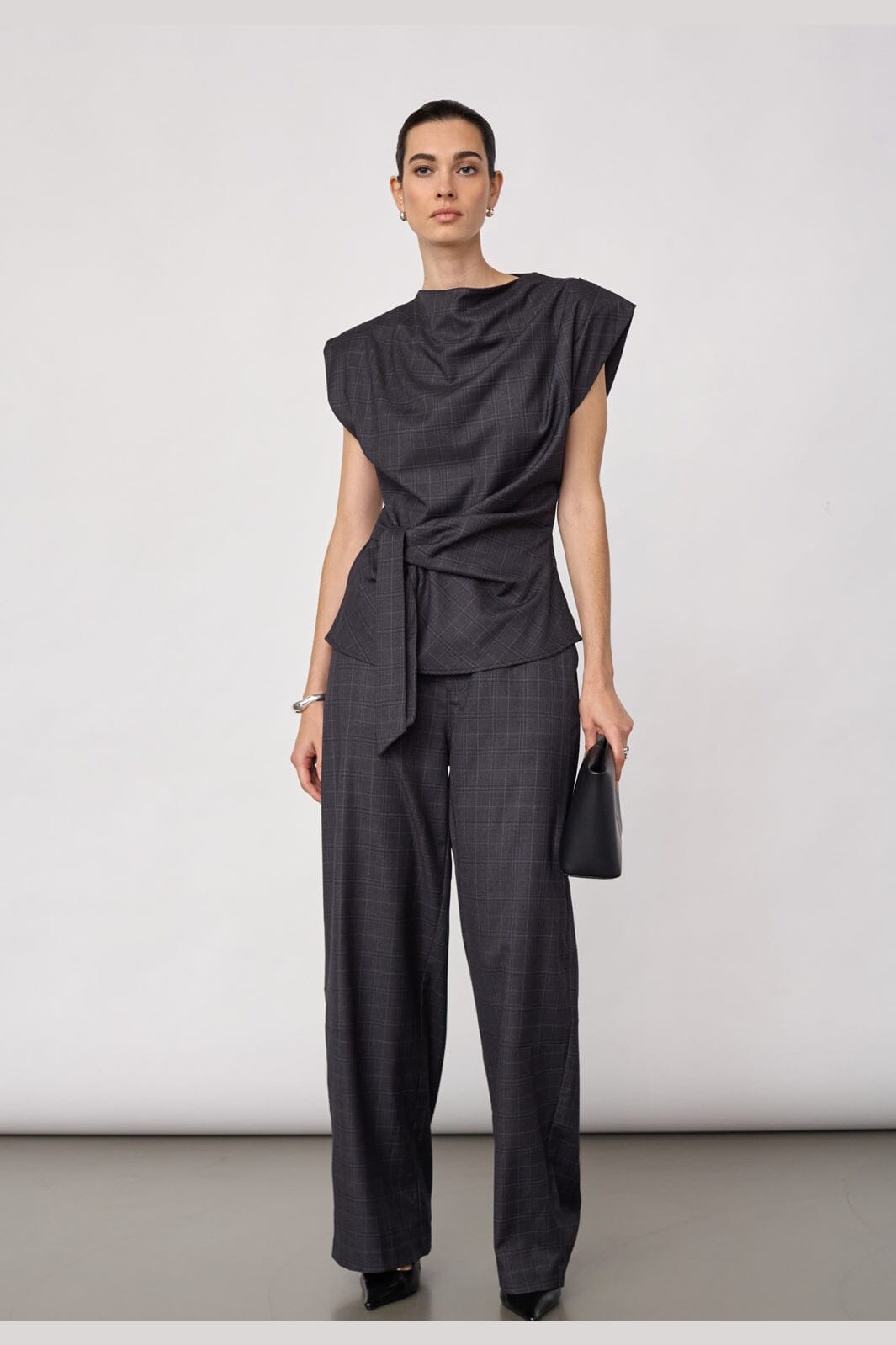 Co´Couture - Eloracc Check Pleat Top 500306 - 65002 - Dark Grey