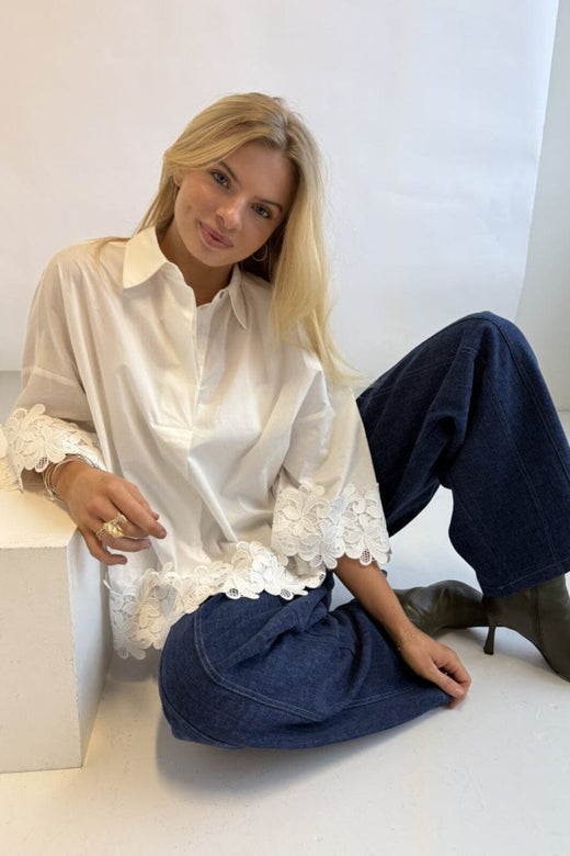 Continue - Klara Emb 15238 - 02 - White Skjorter 