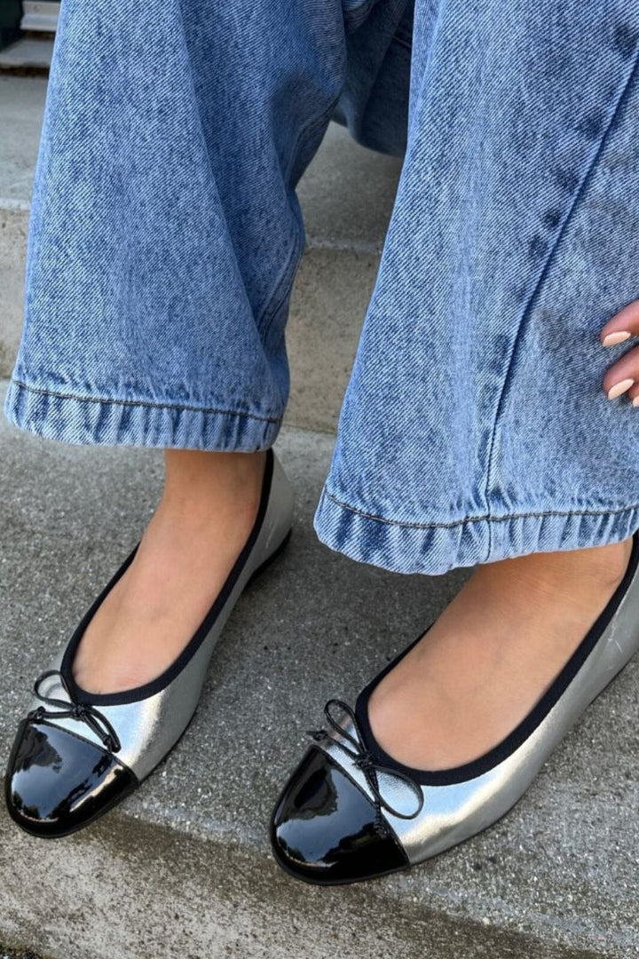 Copenhagen Shoes - My Own Ballerinas - 334 Silver / Black Ballerinaer 