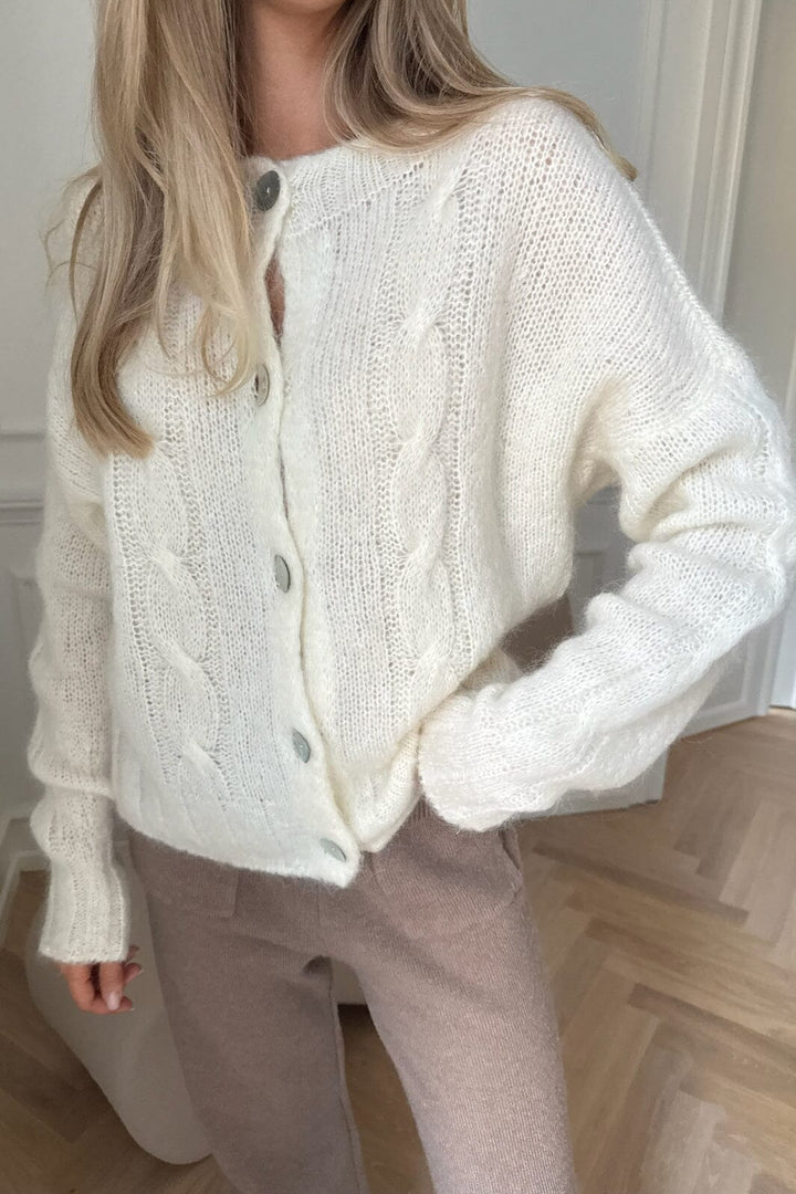 Forudbestilling - BYIC - Ditteic Cardigan 3420 - White Cardigans 