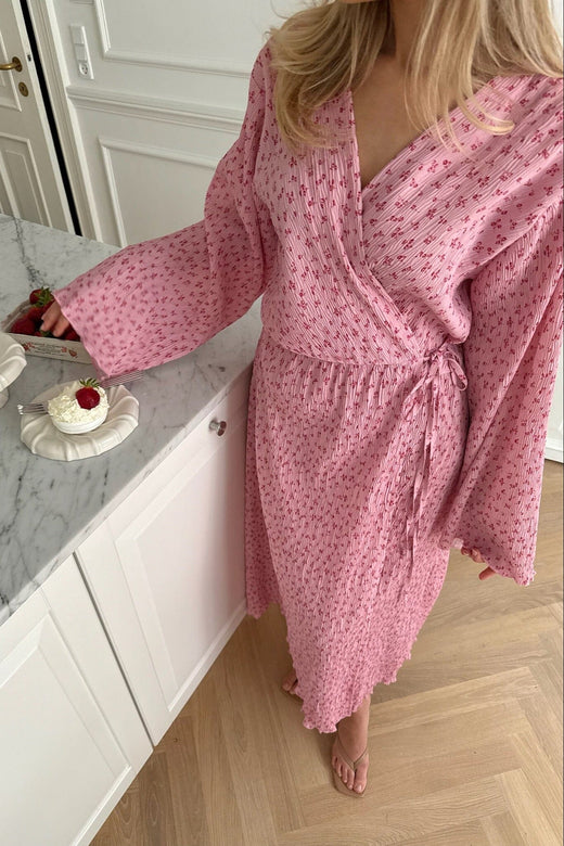 Forudbestilling - BYIC x Molly&My - Ofeliaic Long Wrap Dress A23640 - Pink Tiny Blossom Kjoler 