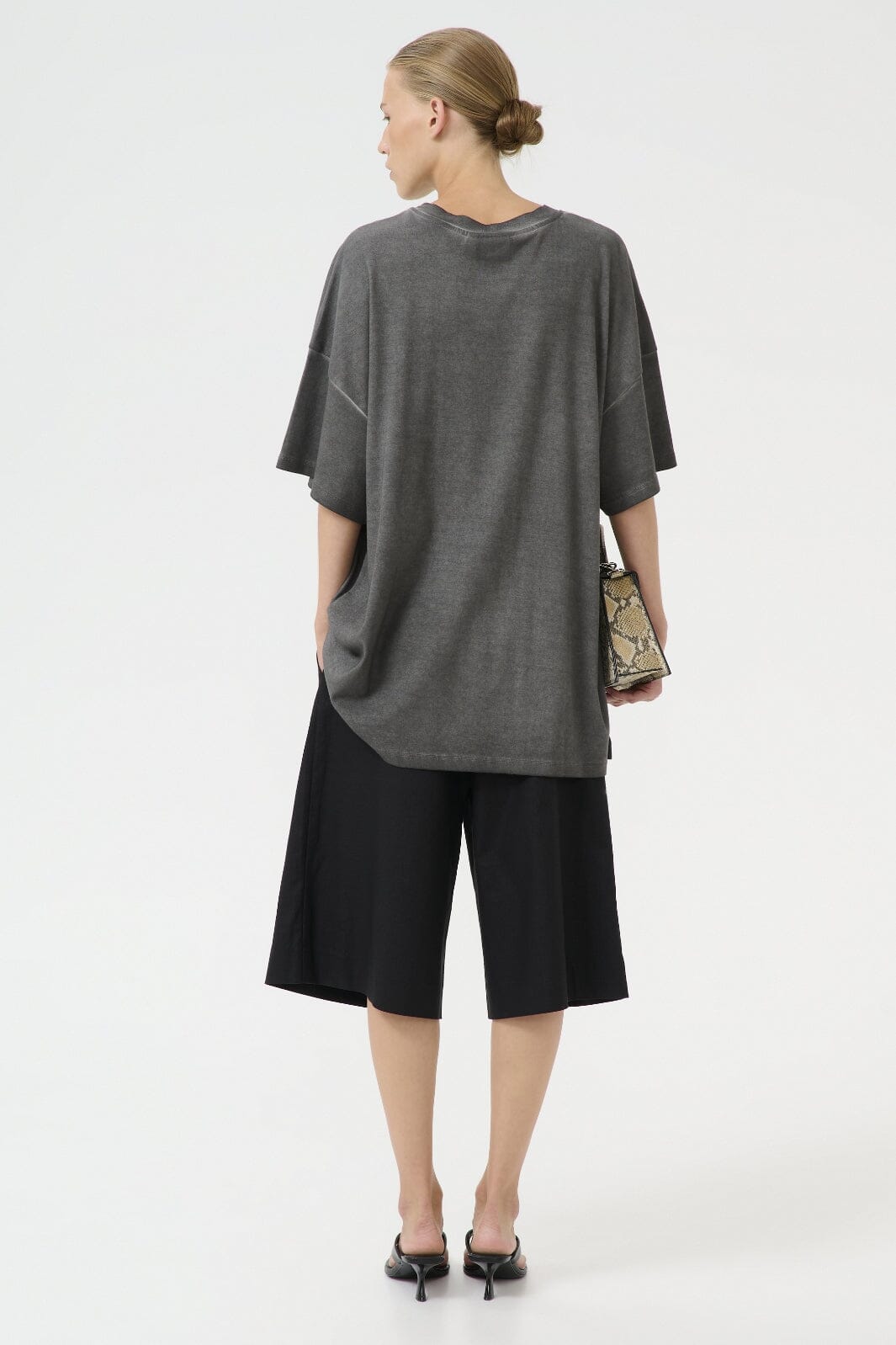 Gestuz - Gzsilmo Tee 10910127 - 107718 - Black Oil Washed
