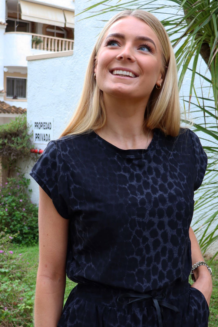 Liberte - Alma-U-Tshirt 9581 - Dark Grey Leo