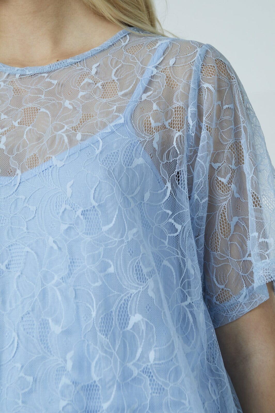 Love & Divine - Love1376 18905 - 414 - Windsurfer