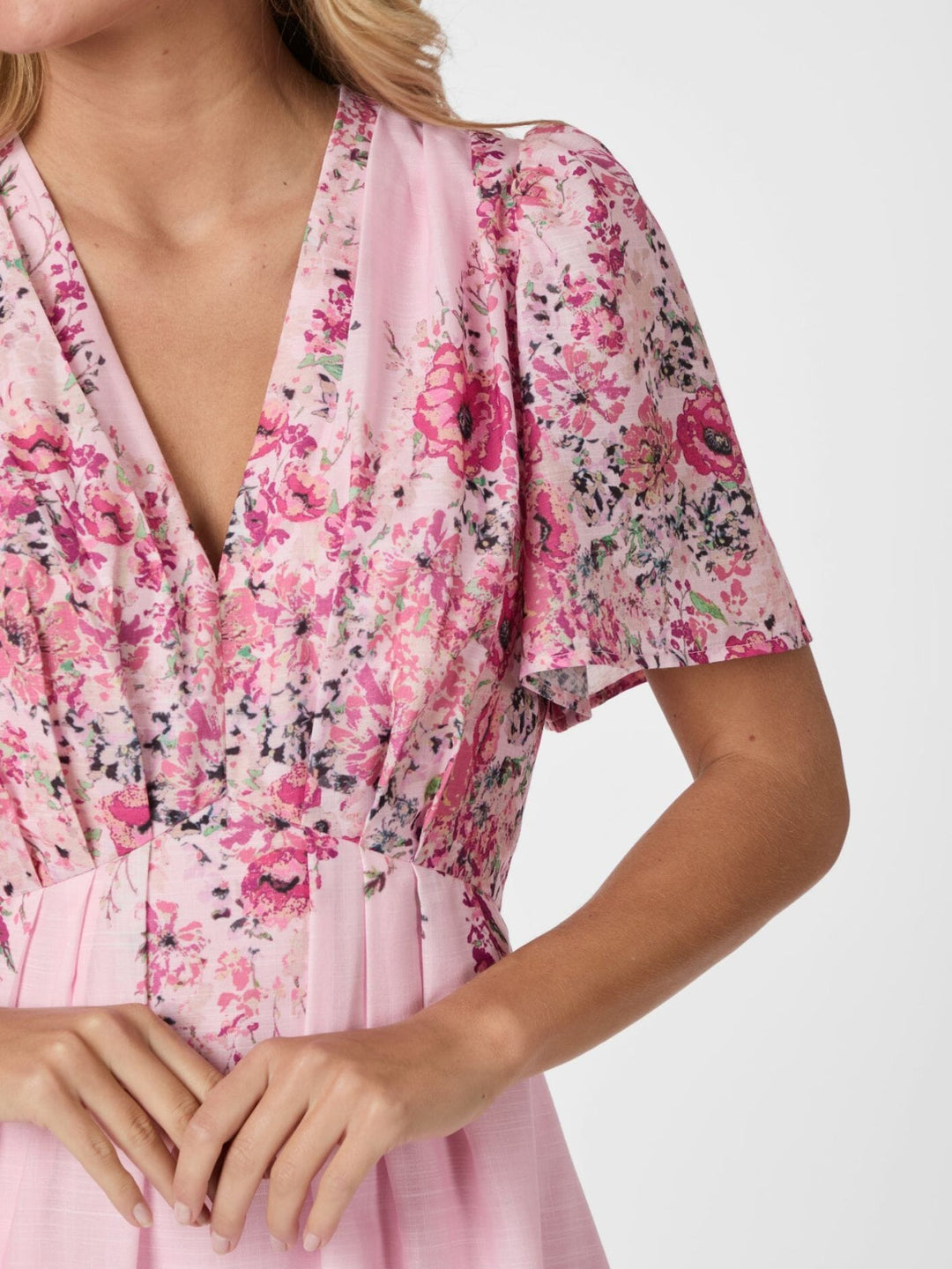 Forudbestilling - Neo Noir - Serna Flower Print Dress 166177 - 754 - Light Pink Kjoler 