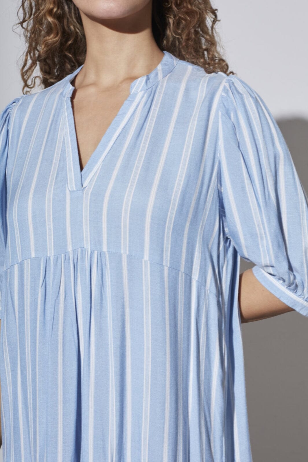 Sisters Point - Ibon-Dr6 18503 - 833 - L. Blue/Cream