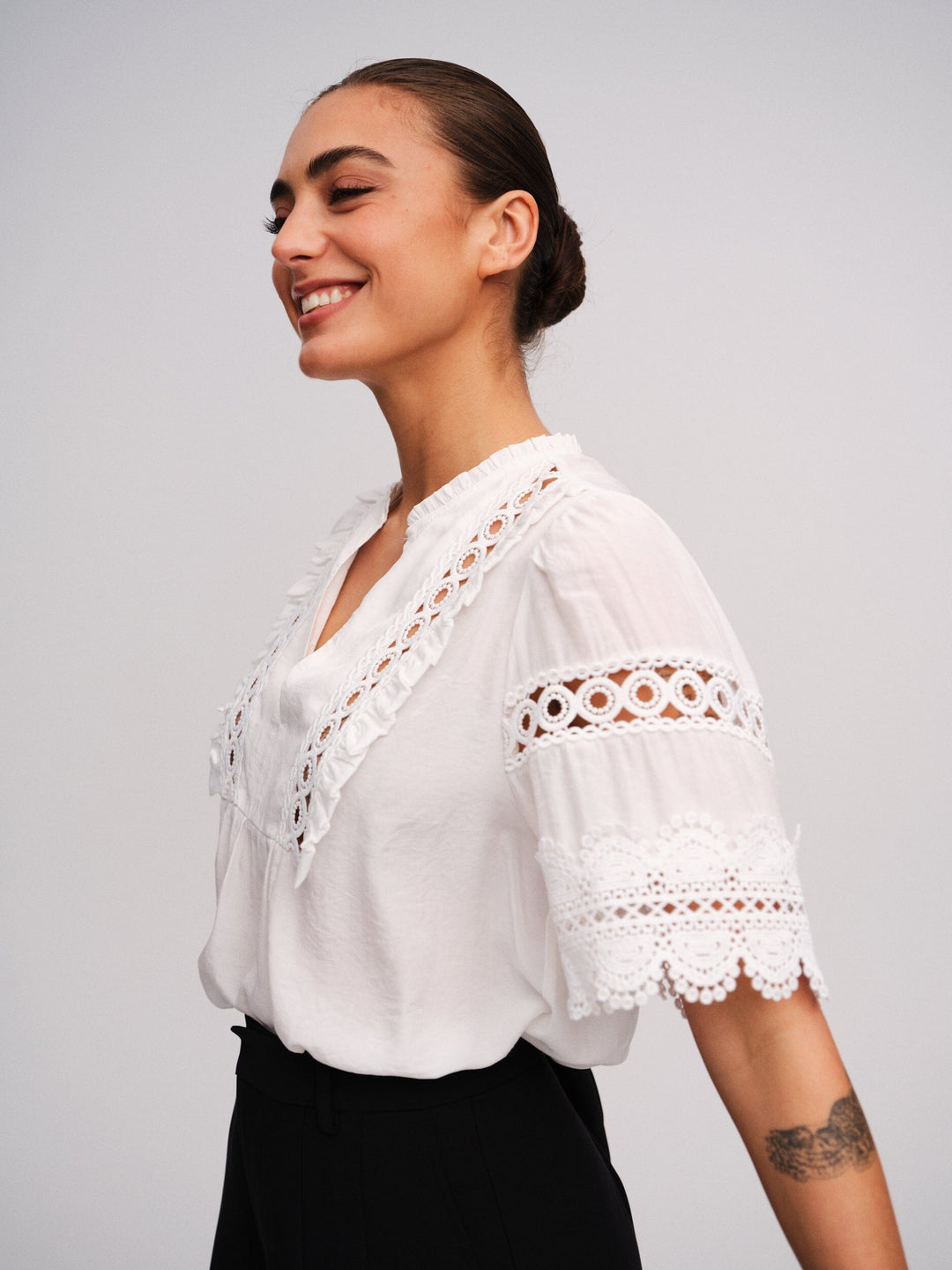 Gossia - Zelinego Blouse G3003 - Off-White T-shirts 