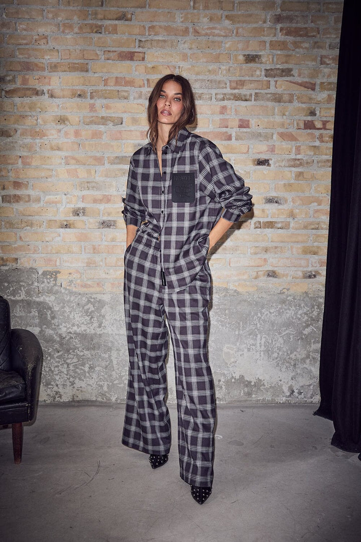 Haute L'Amitié - Haute Check Badge Shirt HL10783 - Black Check Skjorter 