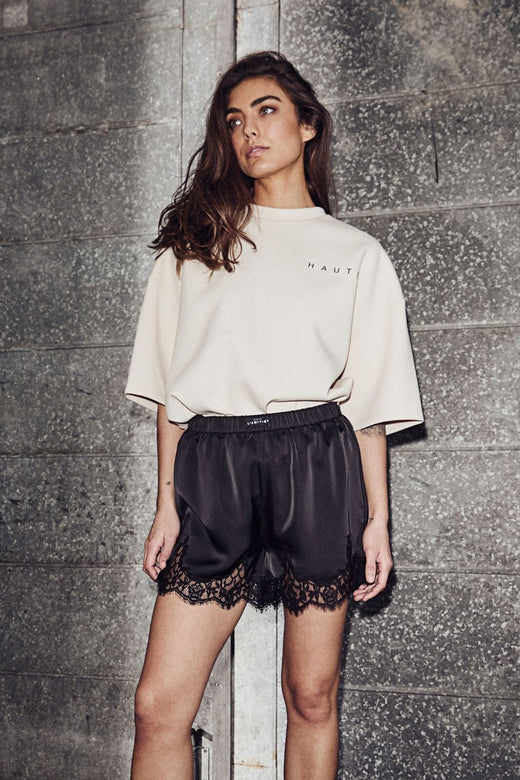 Haute L'Amitié - Maxi Split Ss Logo Sweat HL10461 - Pearl/ Black Sweatshirts 