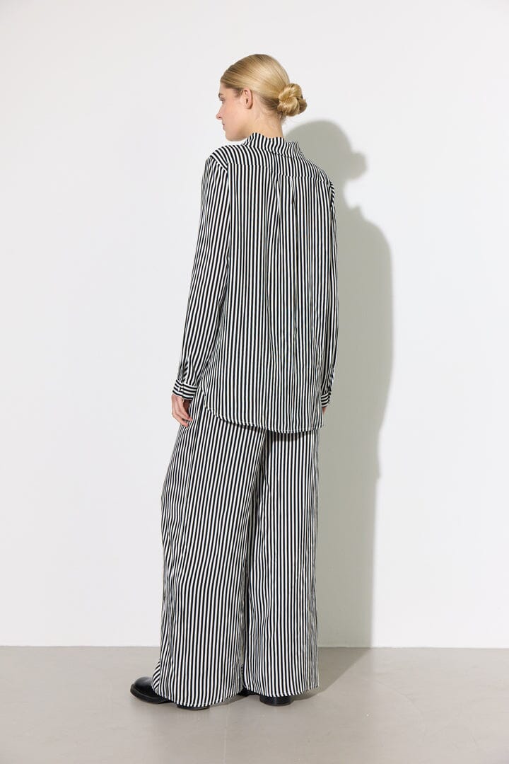 Hunkøn - Vicky Trousers 25981 - Black Striped Bukser 