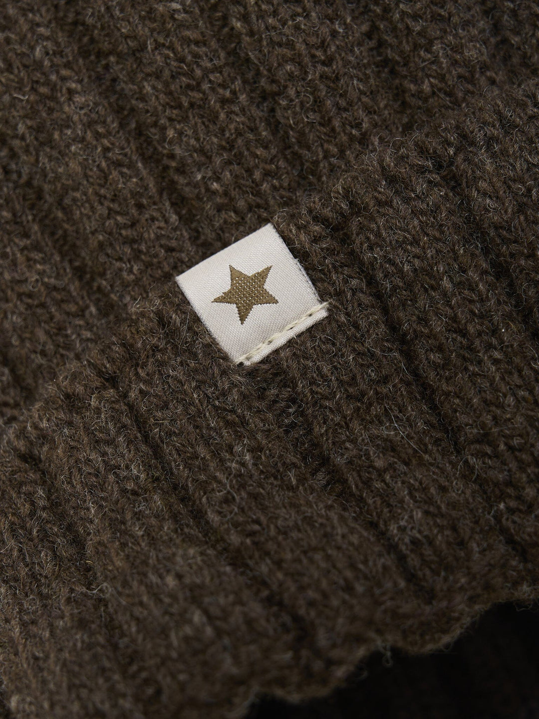 Huttelihut - Hat Knit Alpaca Pompom 460397 - 2503 Dark Brown Melange Huer 