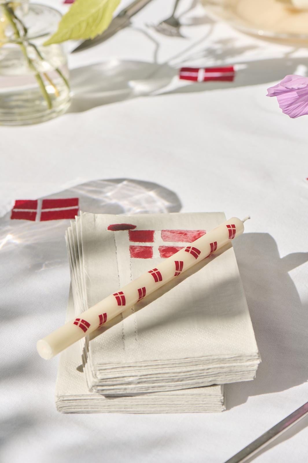 Ib Laursen - Serviet 10x20 cm Dannebrog på flagstang 16 stk/pk - Papir - 95891-00