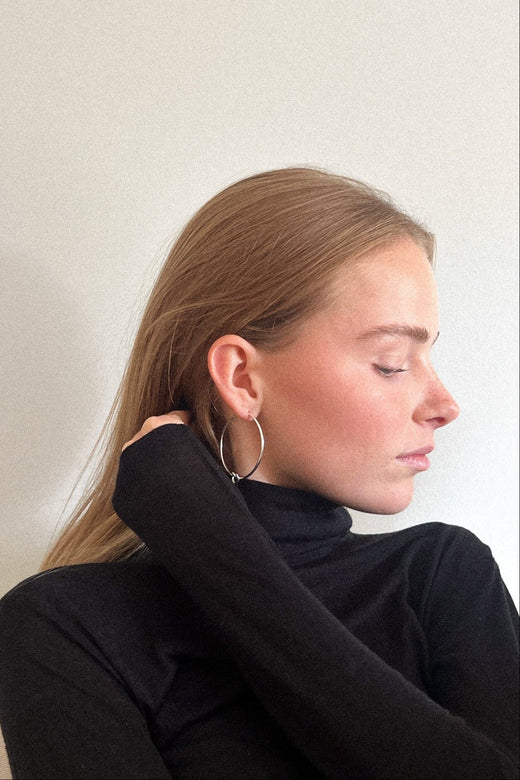 Jane Kønig - Big Tied Heart Hoop BTHH-AW25-S - Ørering Øreringe 