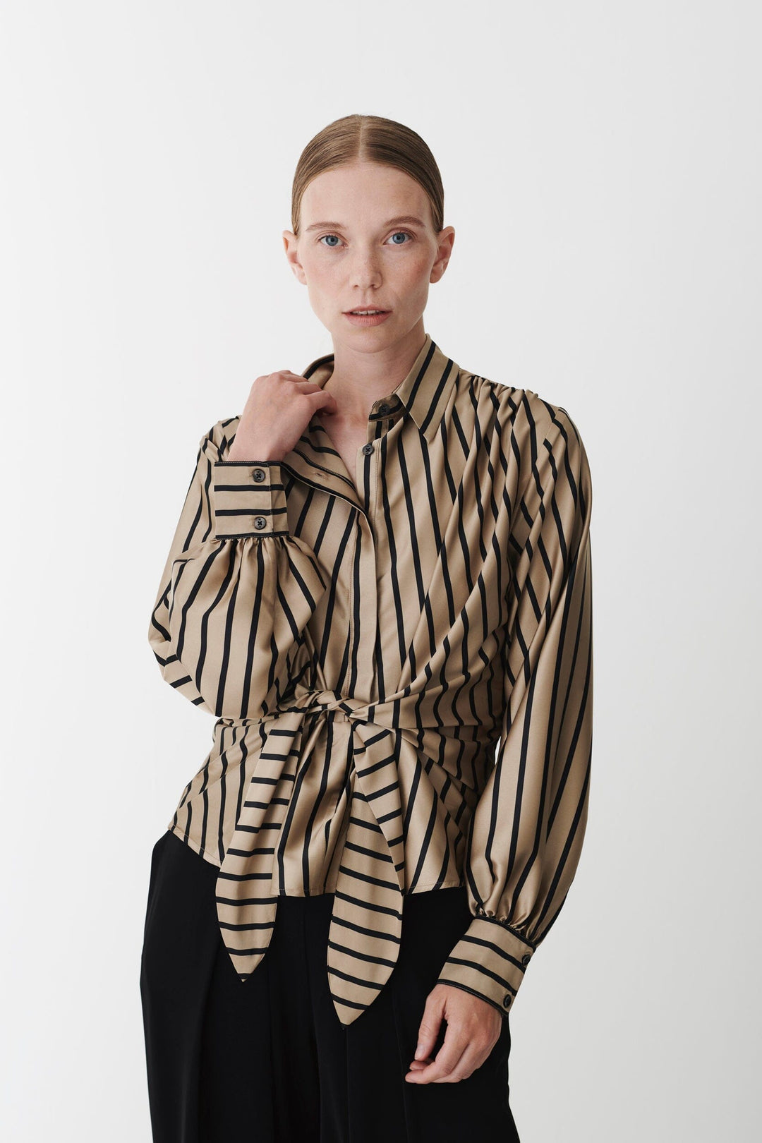 Karmamia - Lee Shirt 2245 - Tan Stripe Skjorter 