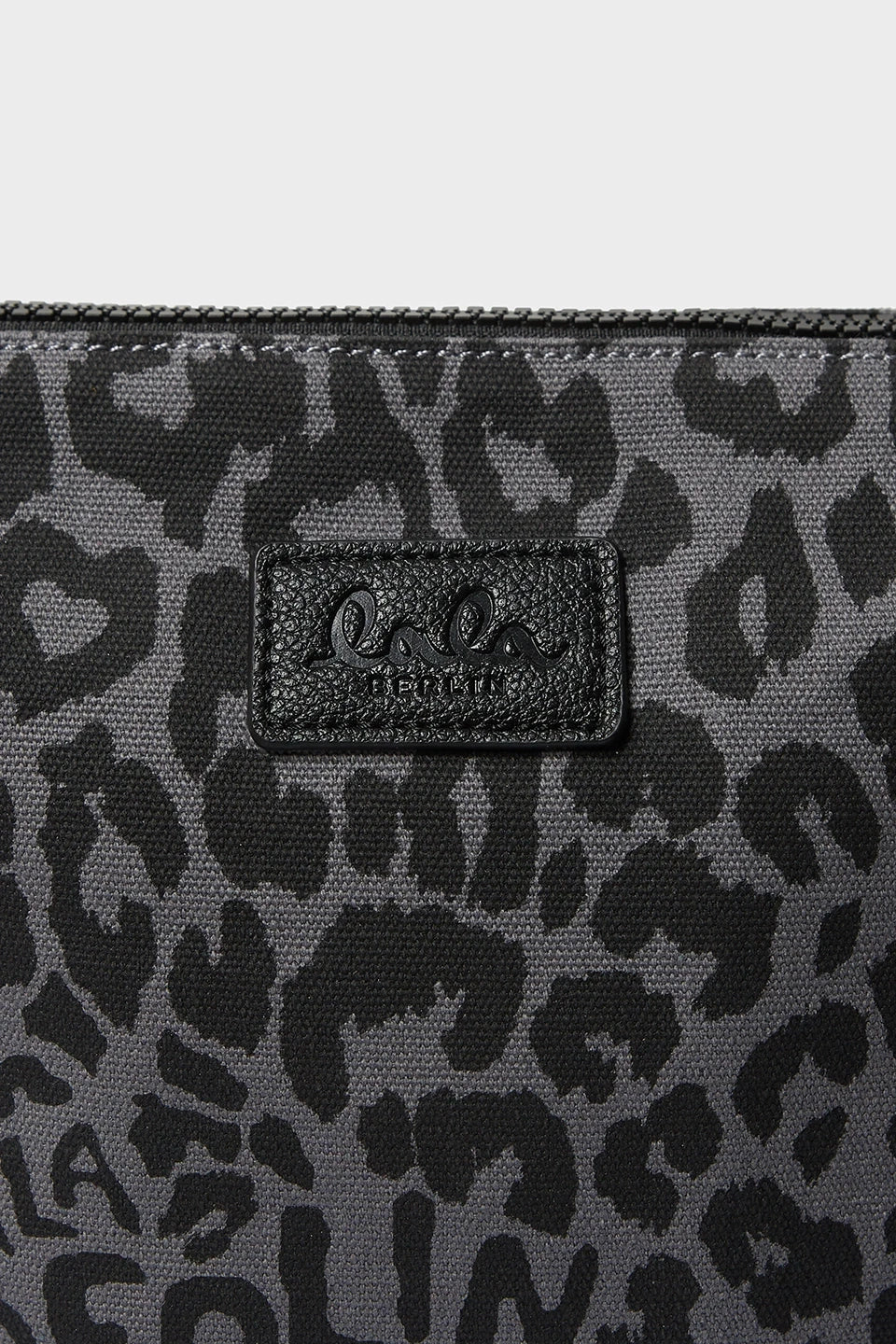 Lala Berlin - Lbpouch Pili 10020079 - Asphalt Leo Tasker 