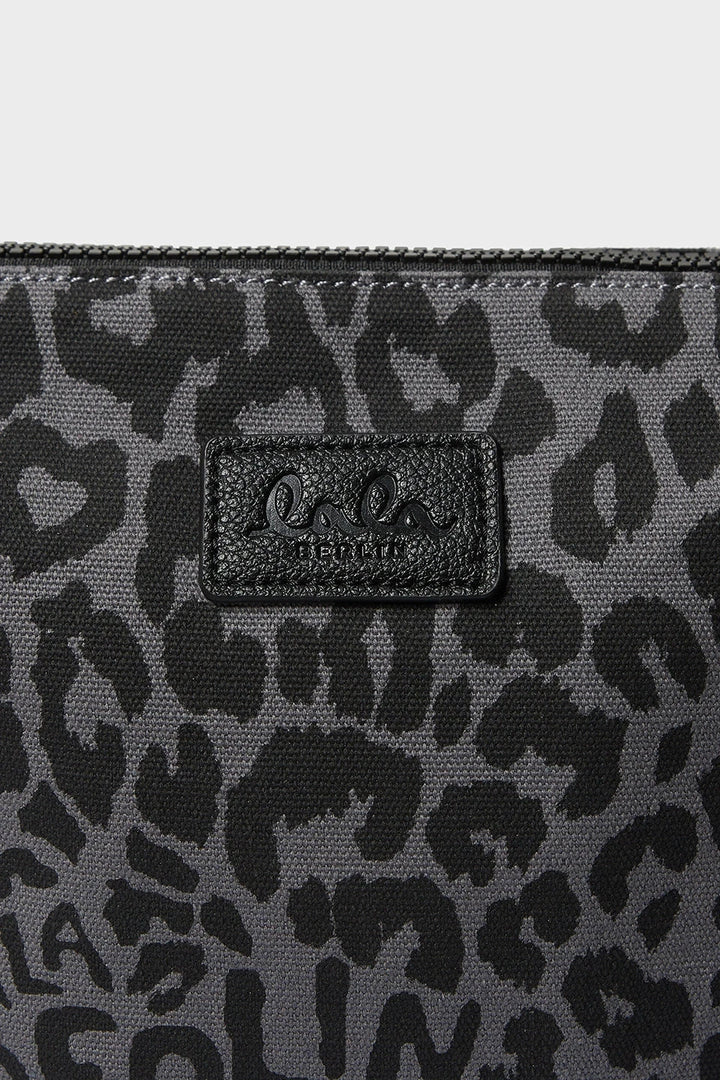 Lala Berlin - Lbpouch Pili 10020079 - Asphalt Leo Tasker 
