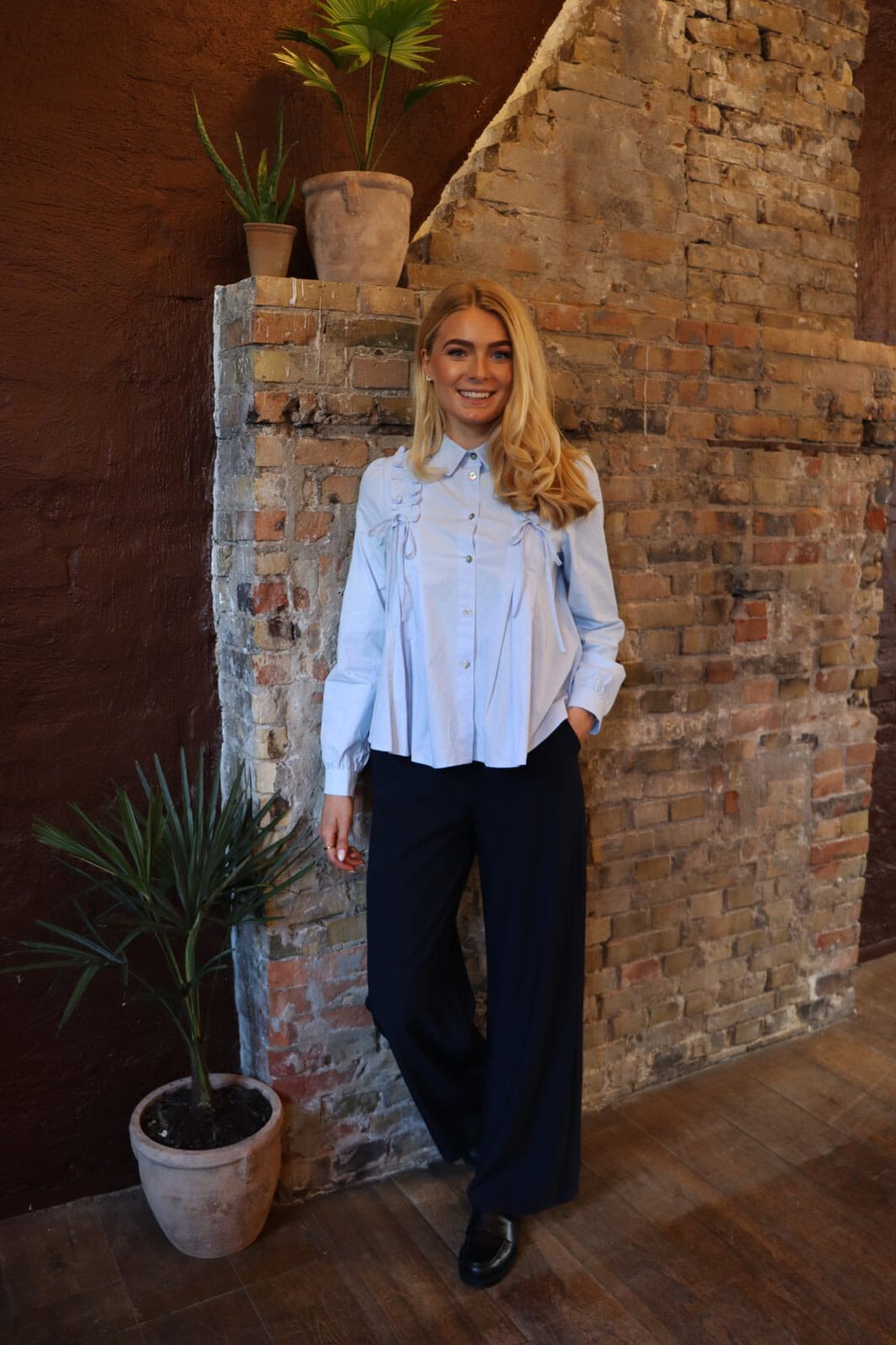 Liberte - Fie Ls Frill Shirt 22308 - Light Blue