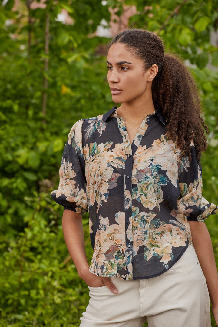 Love & Divine - Love436-17 19057 - 815 - Black/Flower Skjorter 
