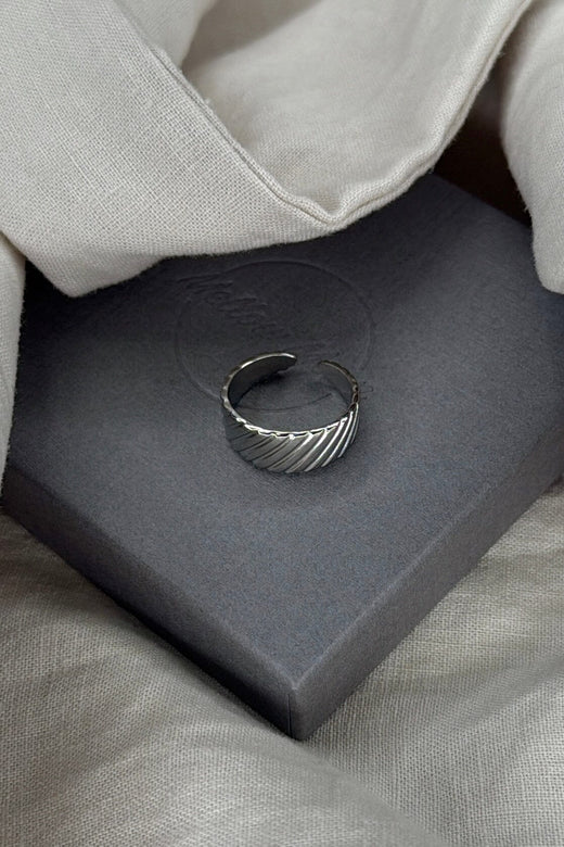 Mellow Moon - Laura Ring - Forsølvet Ringe 