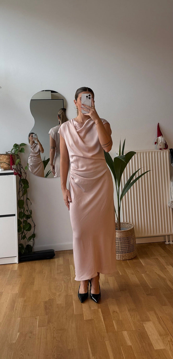 Modström - Tailormd Dress 58386 - 13624 - Peach Whip Kjoler 
