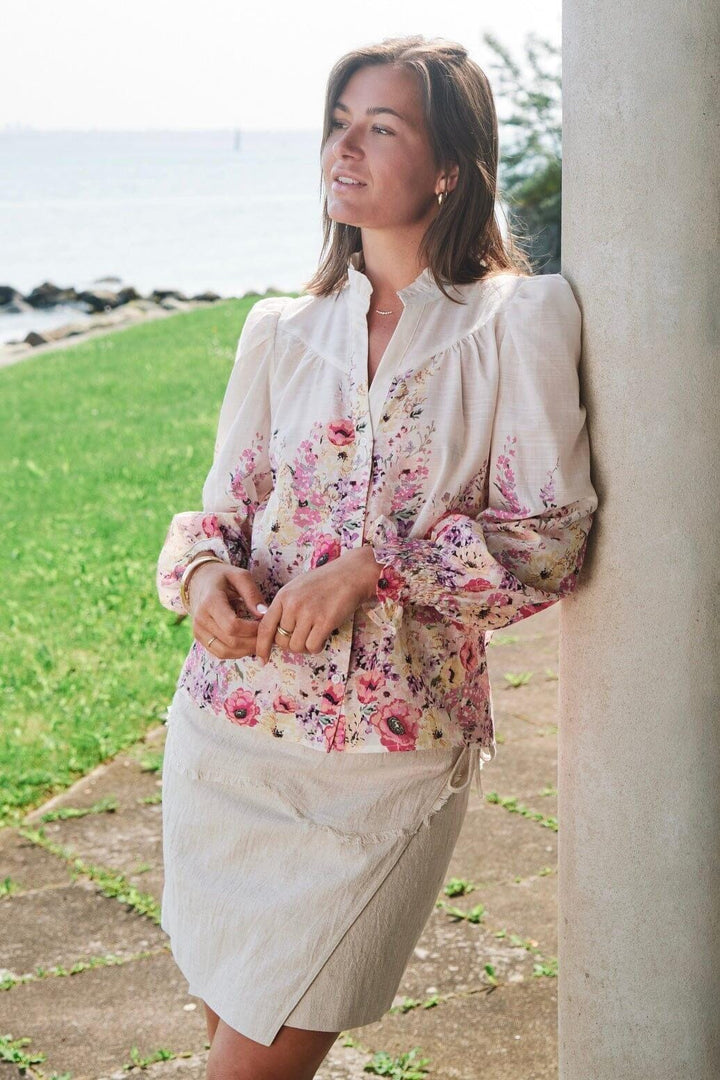 Neo Noir - Calloma Flower Print Blouse 166266 - 124 - Ivory Bluser 