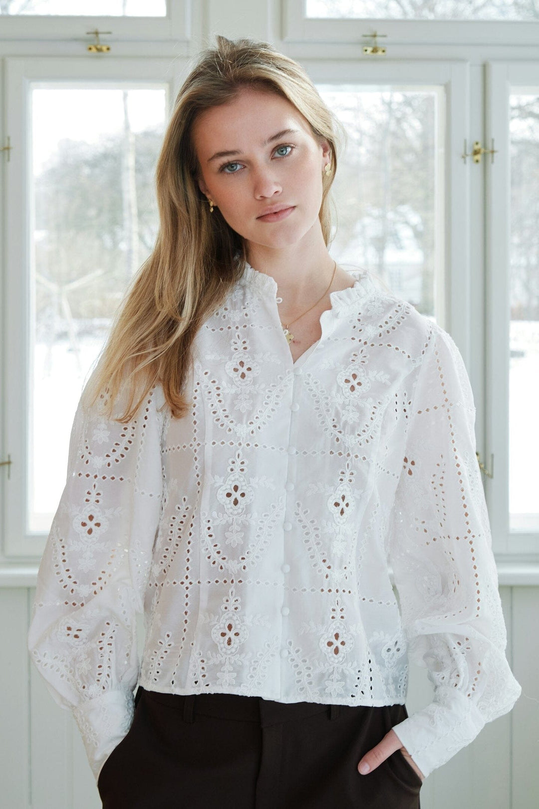 Neo Noir - Gilda Embroidery Blouse 167828 - 120 - White Bluser 