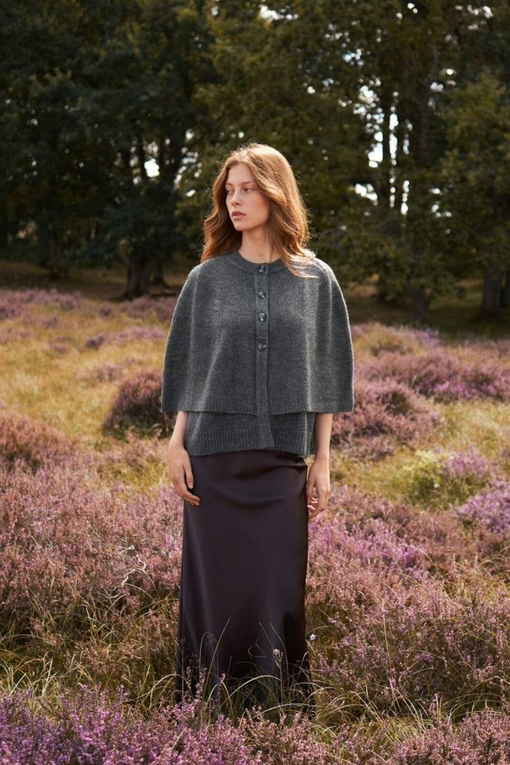 Neo Noir - Josei Double Knit Cape 165798 - 130 - Grey Strikbluser 