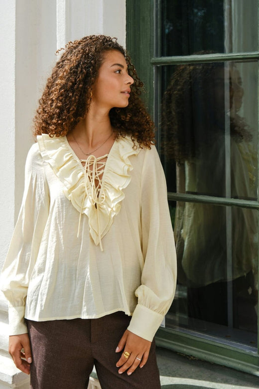 Neo Noir - Katarina Crepe Ruffle Blouse 166497 - 191 - Light Yellow Bluser 