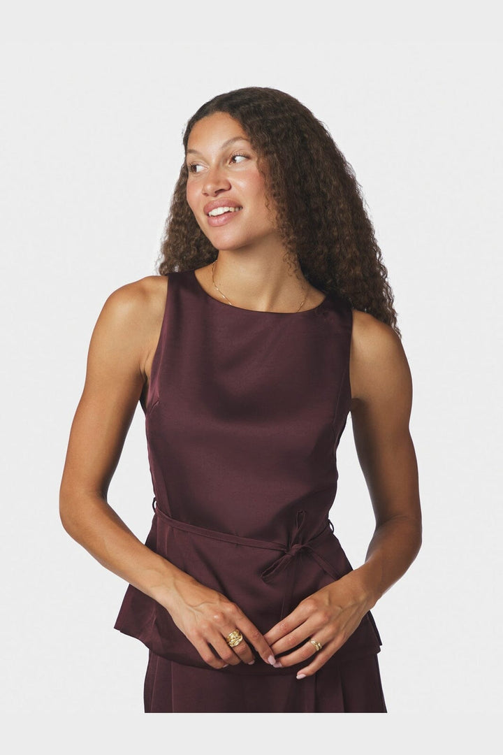 Neo Noir - Nassa Heavy Sateen Top 170235 - 174 - Burgundy