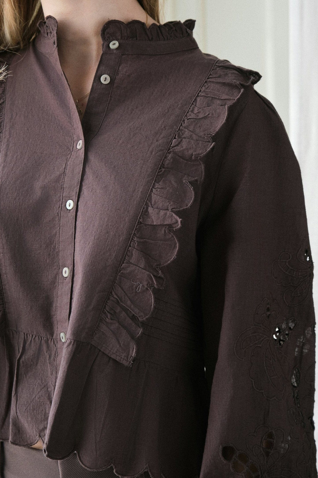 Neo Noir - Petrine Embroidery Blouse 161136 - 676 - Dark Brown Skjorter 