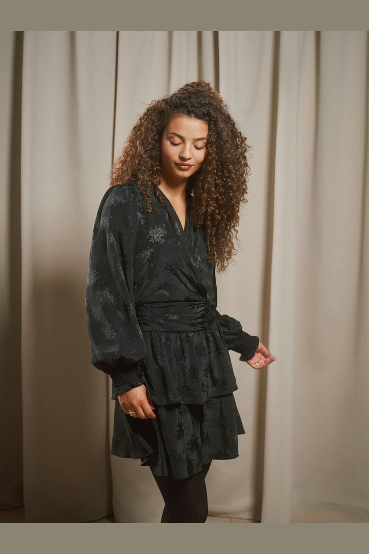 Neo Noir - Sigga Jacquard Dress 170546 - 100 - Black