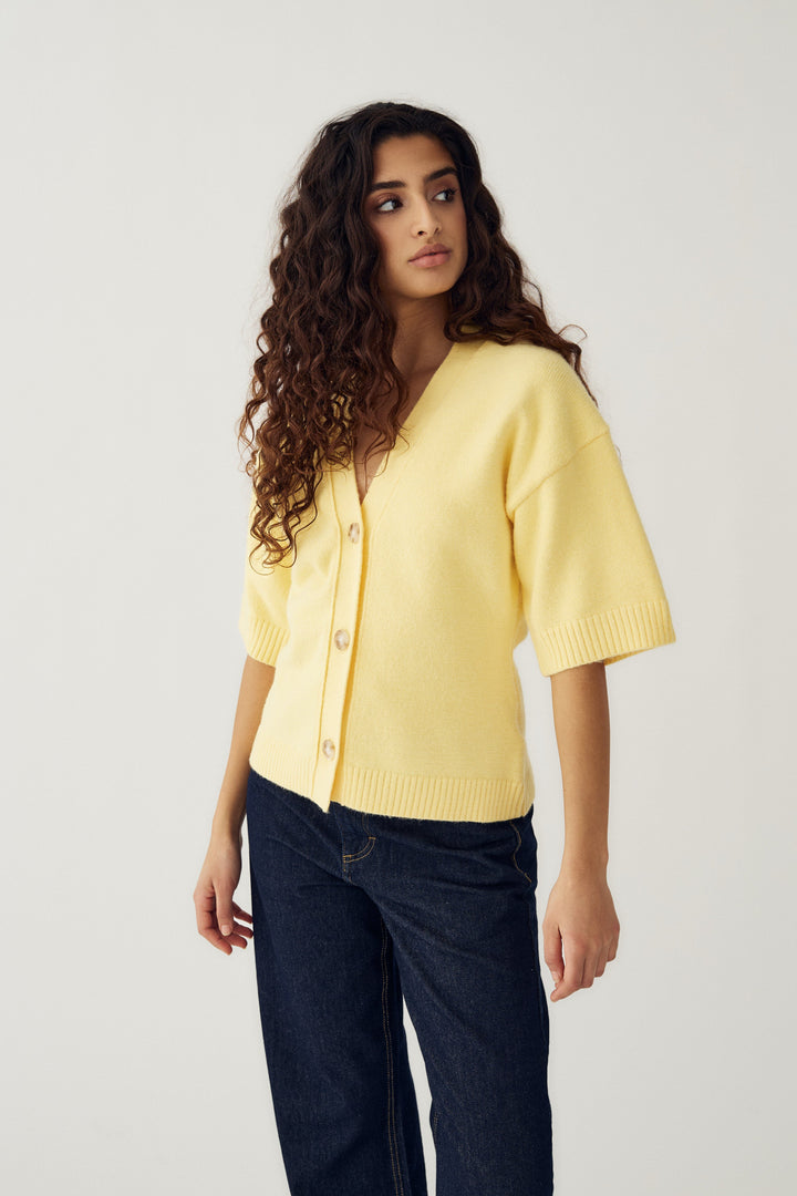 Noella - N-Lenyx Ss Knit 13770003 - 1417 - Butter Yellow Cardigans 