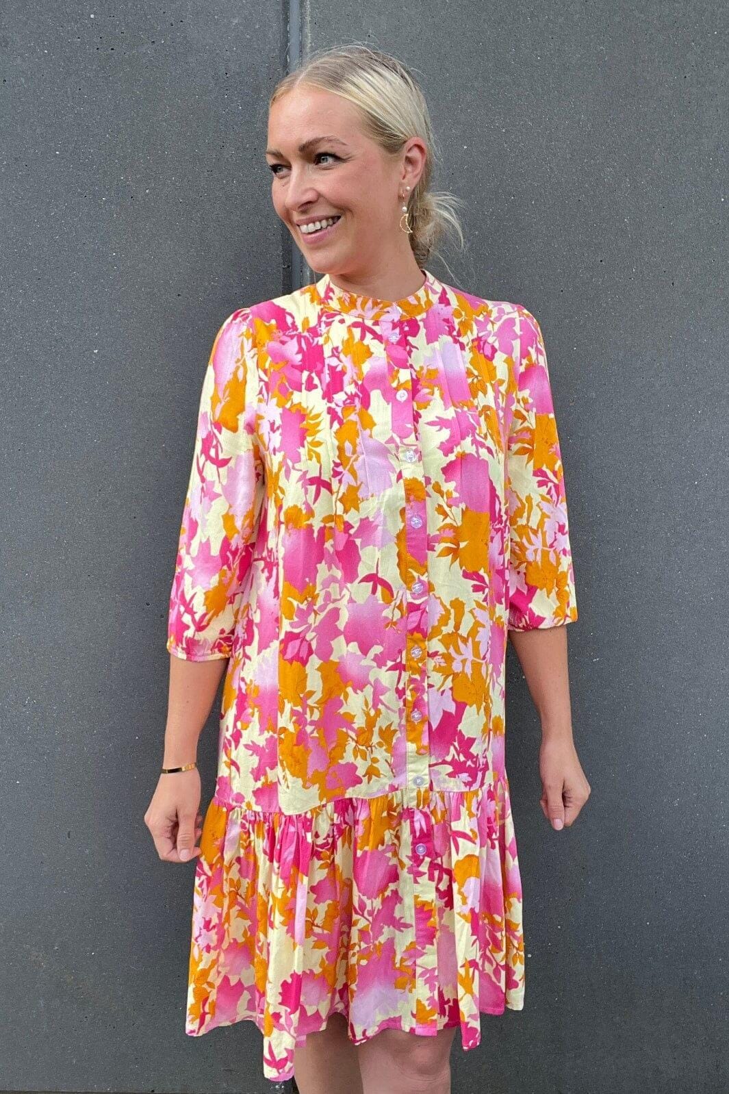 Noella X Molly&My - Imogene sh. Dress - Yellow/Pink Flower Kjoler 