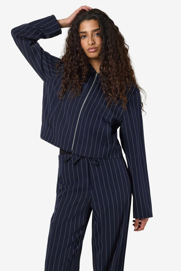 Noisy May - Nmella L/S Pinstripe Jacket Fwd - 4896947 Navy Blazer White