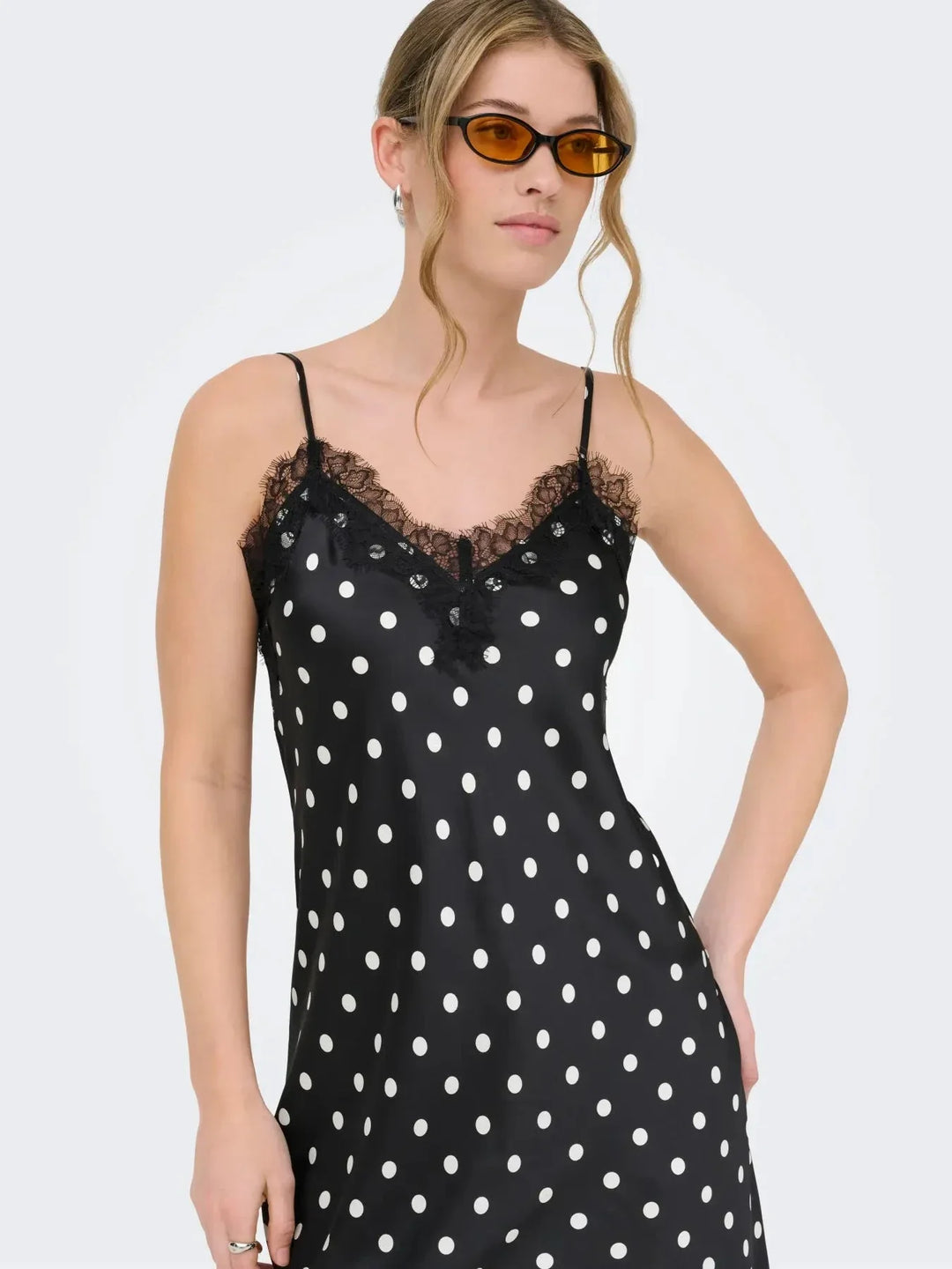 Only - Onlbella Strap Satin Lace Dress - 5126133 Black White Dot And Black Lace Kjoler 