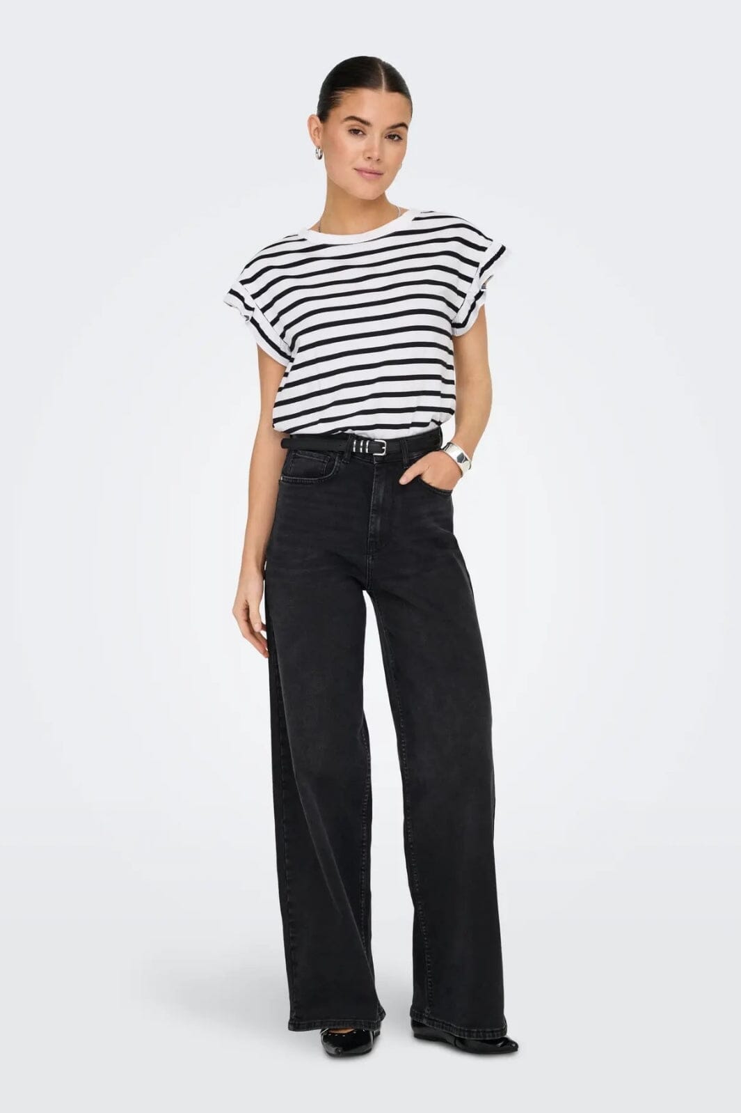 Only - Onlgrape S/S Frill O-Neck Top - 4740065 Bright White Black