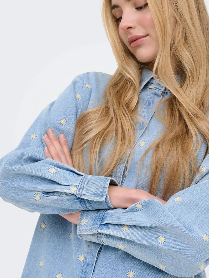 Only - Onlvera Ls Daisy Emb Shirt Qyt - 4992049 Medium Blue Denim Skjorter 