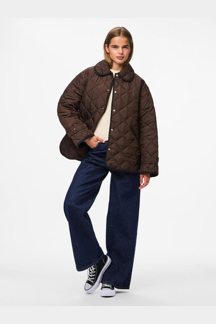 Pieces - Pcemily Short Quilted Jacket - 4816907 Hot Fudge Black Bindings