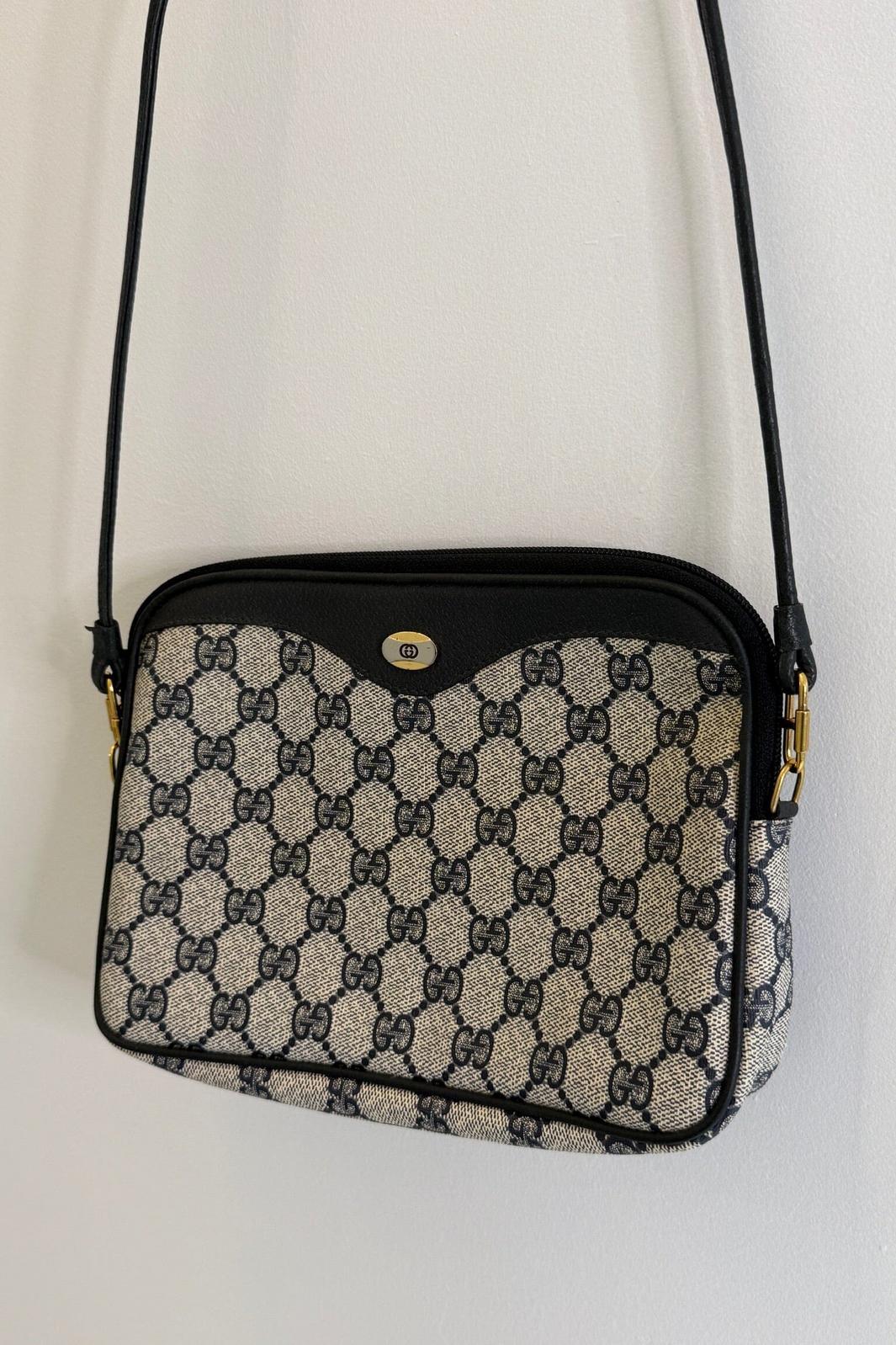 Preloved Vintageline x Molly&My - Vintage Gucci Crossbody - Logo Tasker 